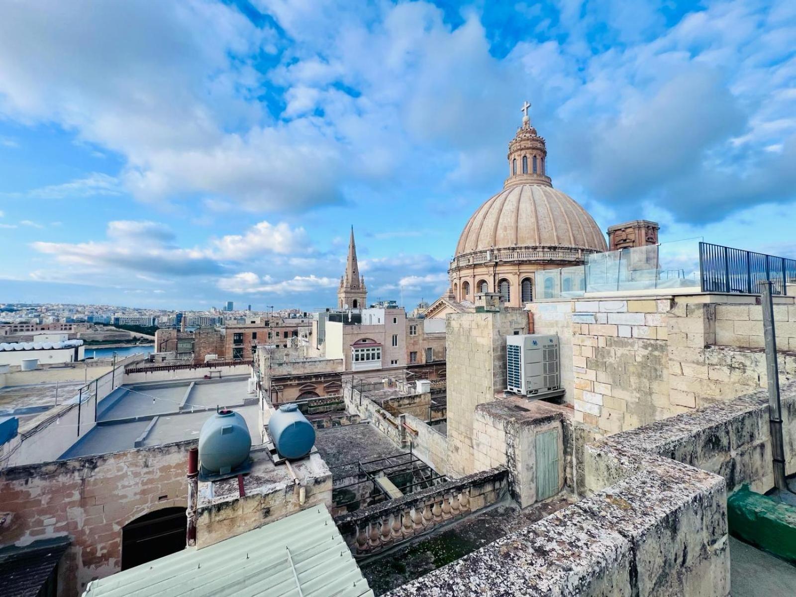 Sunny One Bedroom Apartment In Old Bakery Street Valletta Exterior photo